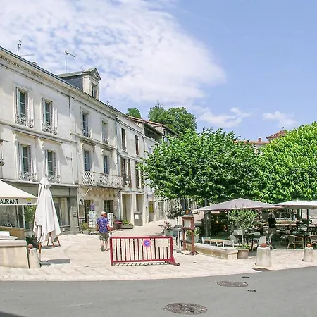 6 Bedroom Stunning In Suaux *