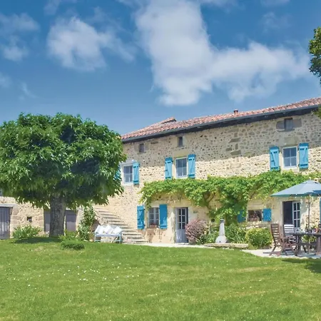 Holiday home 6 Bedroom Stunning In Suaux