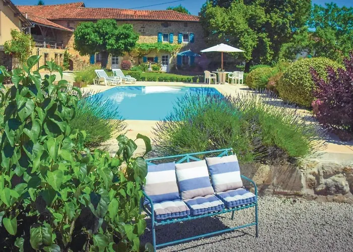 Amazing In Suaux Ferienhaus